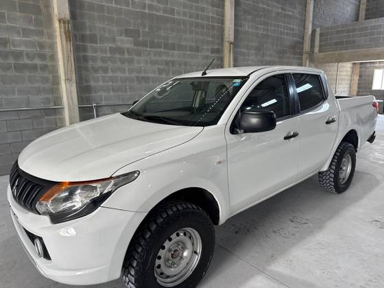 MITSUBISHI L200 TRITON 2.4 16V TURBO DIESEL SPORT GL CD 4P 4X4 MANUAL